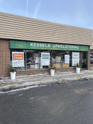 L'il Stoolhouse showroom